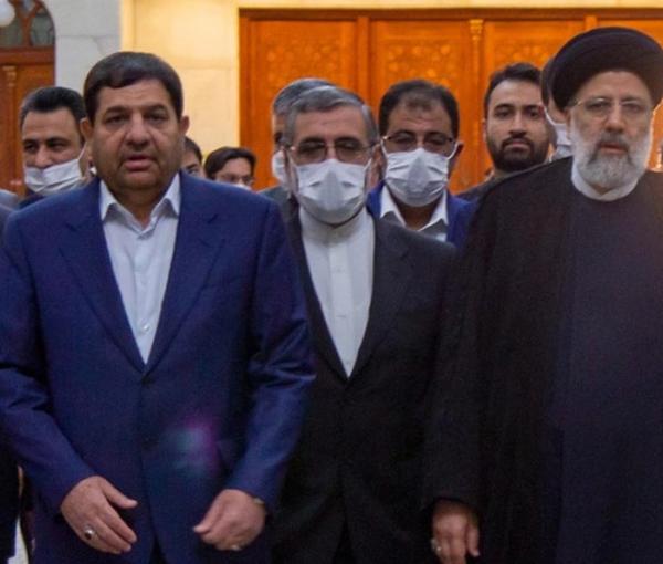 Mohammad Mokhber with President Ebrahim Raisi in August 2021