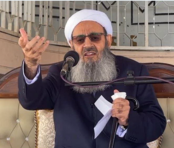 Mowlavi Abdolhamid delivering a Friday sermon in Zahedan on January 6, 2023