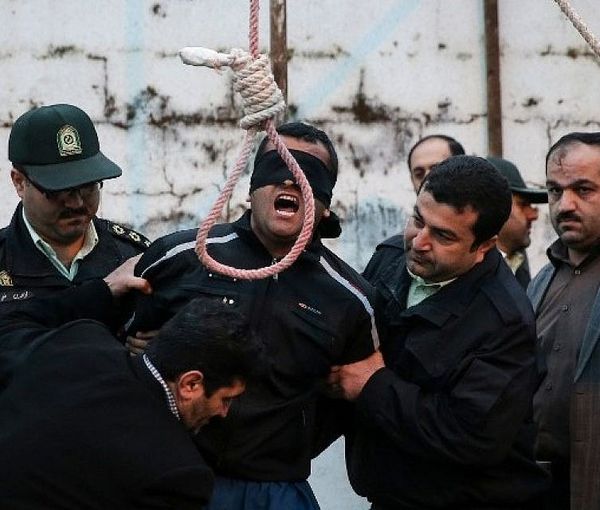 A public execution in Iran (file photo)