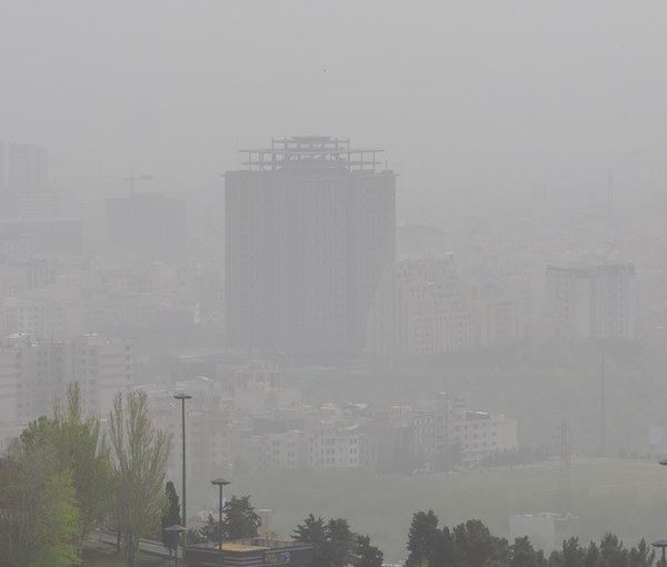 Pollution in Tehran in April 2022