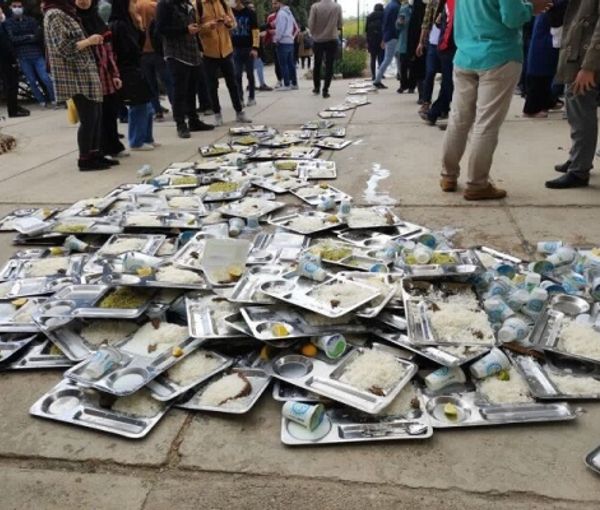 University students refused to eat their lunch in protest to the crackdown on protests (December 2022)