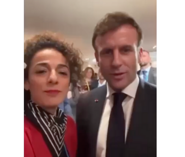 Women’s rights activist Masih Alinejad (left) and French President Emmanuel Macron on the sidelines of the Munich Security Conference 2023  (February 17, 2023)
