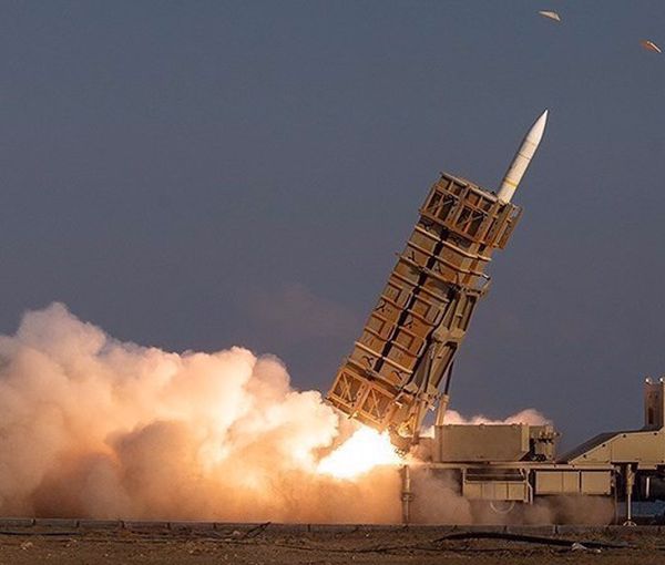 The 'Khordad 15' system launches a missile during a joint air defense drill in central Iran on December 31, 2022. 