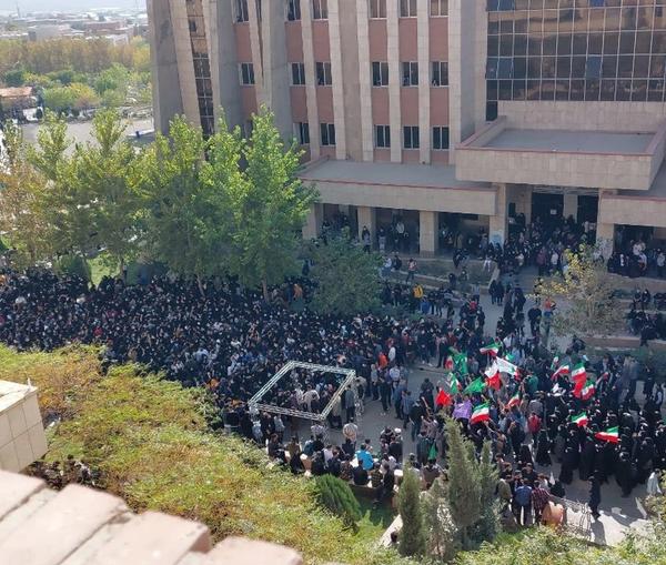 A protest rally at the North Tehran branch of Azad university (November 2022)