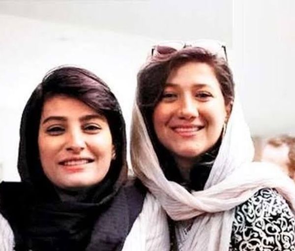 Journalists Niloofar Hamedi (right) and Elaheh Mohammadi (file photo)