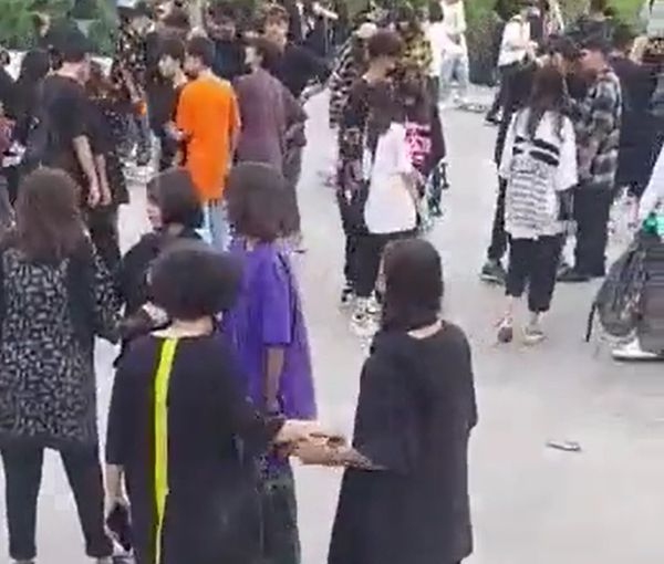 A gathering of teenagers in Shiraz (June 2022)