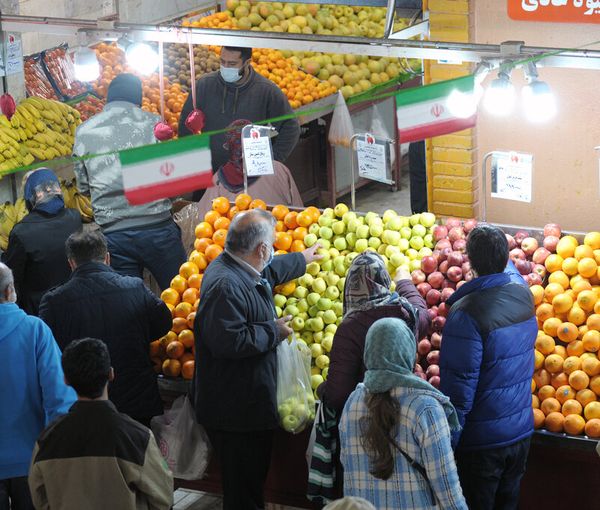 People shopping fruits in Tehran (file photo)