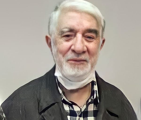 Iranian dissident figure Mir-Hossein Mousavi (file photo) 