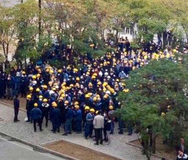 Steel workers on an earlier strike in Esfahan on November 15, 2022