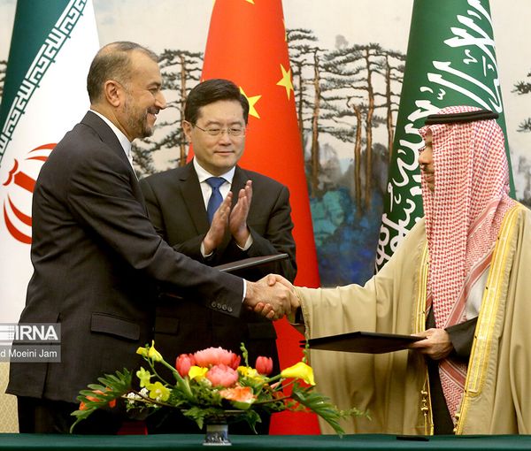 Iranian Foreign Minister Hossein Amir-Abdollahian (right) and his Saudi counterpart prince Faisal bin Farhan Al Saud (right) (April 6, 2023)