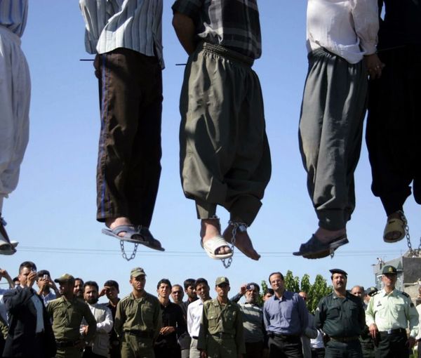 A public execution in Iran (file photo)