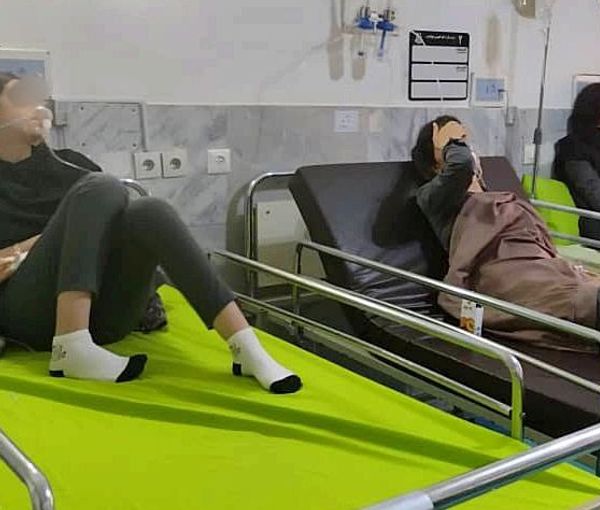 Some of the schoolgirls hospitalized with symptoms of gas poisoning (April 2023)