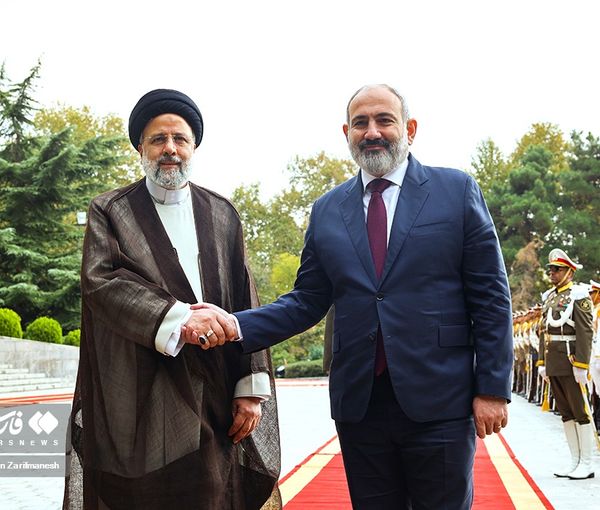 Iranian President Ebrahim Raisi welcomes Armenian Prime Minister Nikol Pashinyan in Tehran on November 1, 2022.