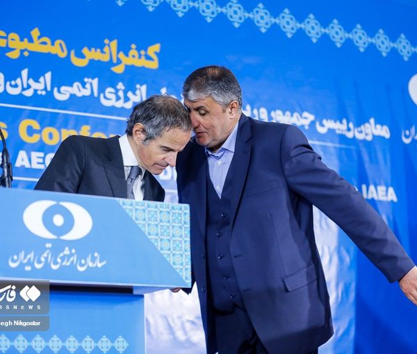 IAEA's Rafael Grossi (left) and Iran's nuclear chief Mohammad Eslami in Tehran on March 4, 2023