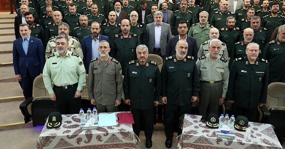 IRGC Commanders Criticize Regime Insiders For Lack Of Support