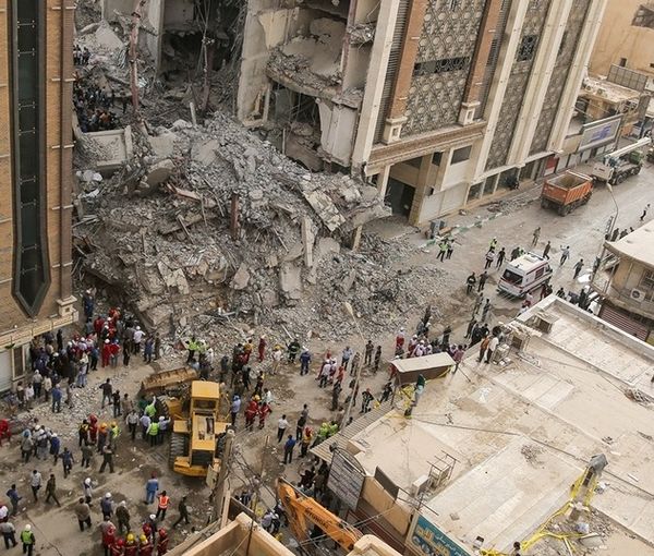 The chaotic scene two days after the Metropol collapse. May 25, 2022