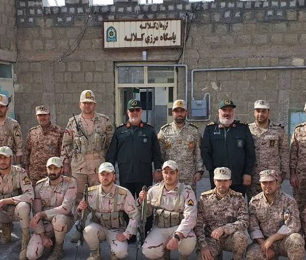 Iran’s Revolutionary Guard Ground Force commander Mohammad Pakpour (center) (undated)