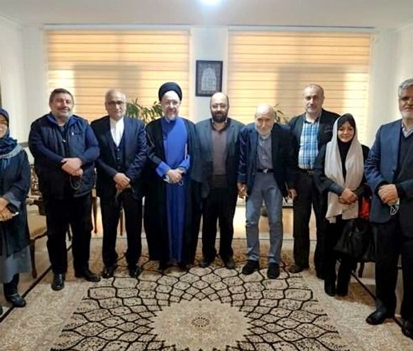 Former president Mohammad Khatami and several other politicians from the reformist camp (December 2021)