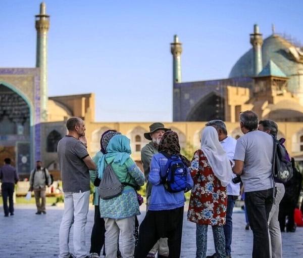Foreign tourists in the city of Esfahan (Isfahan) (file photo)