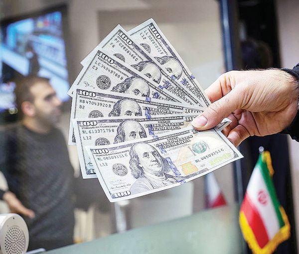 Iran-dollar-exchange-Tehran (file photo)