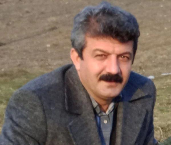 اداره اطلاعات سقز برخلاف تصمیم دادگاه از آزادی سلیمان عبدی، معلم بازداشتی، خودداری میکند