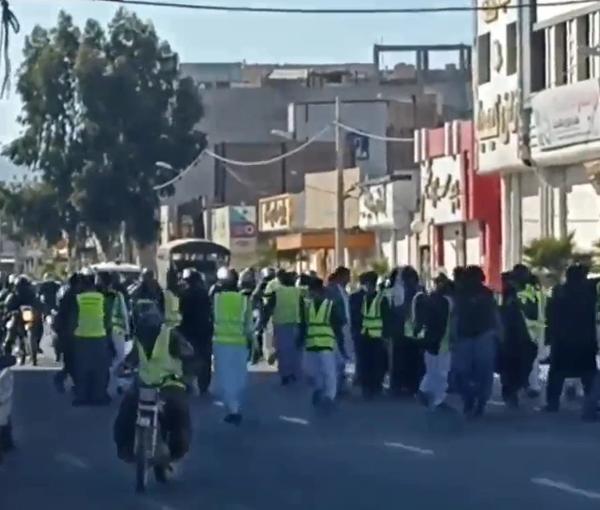 Protests outside the Makki Grand Mosque in Zahedan (December 16, 2022)