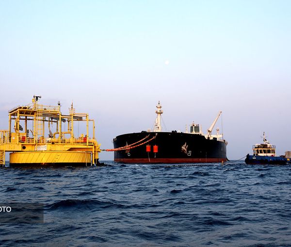 Tanker loading Iranian oil in the Persian Gulf on March 22, 2022
