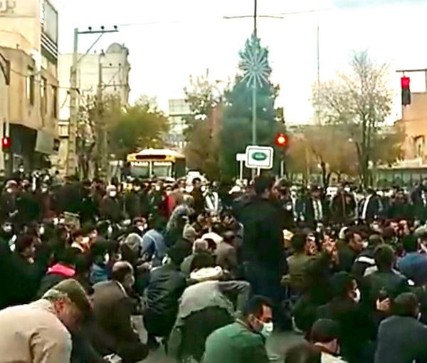 Protest in Iran's Shahre Kord over water rights. November 21, 2021