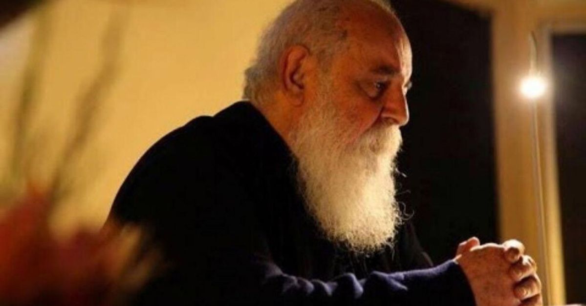 امیر هوشنگ ابتهاج، متخلص به سایه، شاعر سرشناس ایرانی درگذشت