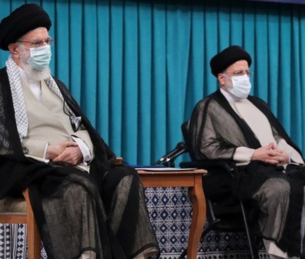 Iran’s ruler Ali Khamenei (L) and President Ebrahim Raisi during his inauguration. August 3, 2021