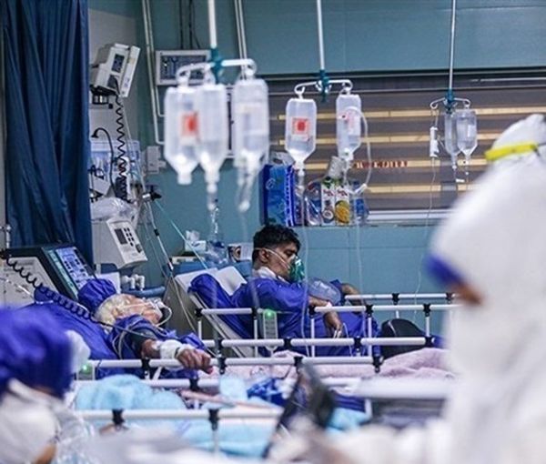 Covid patients in a Tehran hospital at the height of a devastating wave in August 2021