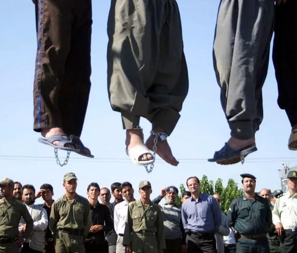 A public execution in Iran (file photo)
