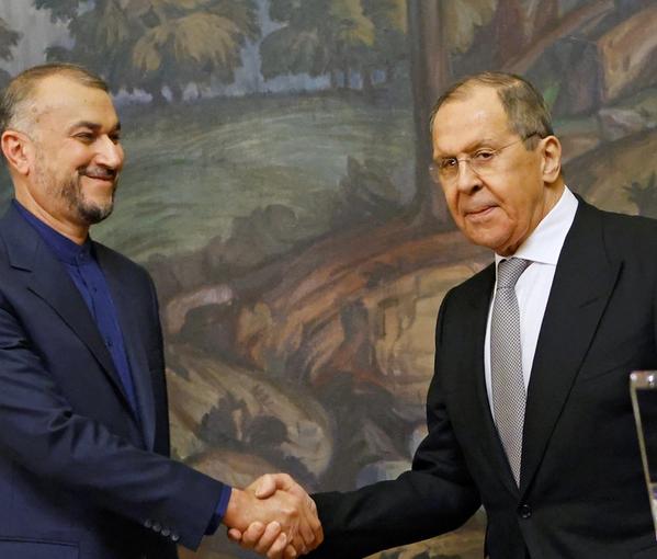 Russian Foreign Minister Sergei Lavrov (left) and Iranian Foreign Minister Hossein Amir-Abdollahian meeting on March 15, 2022