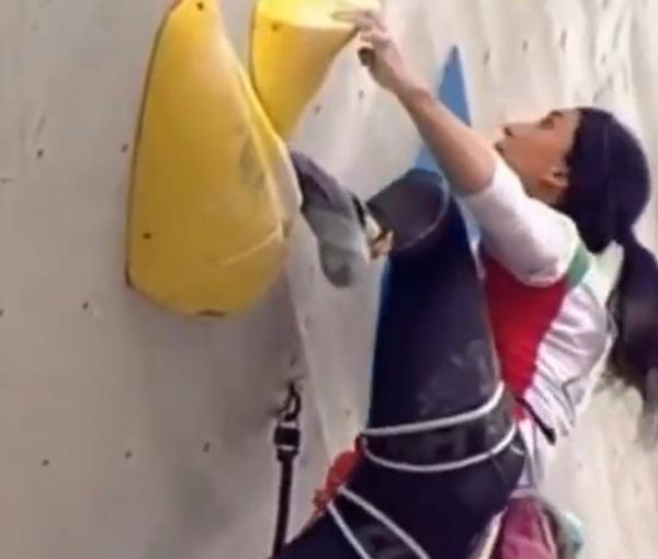 Elnaz Rekabi in the climbing finals in South Korea on October 16, 2022