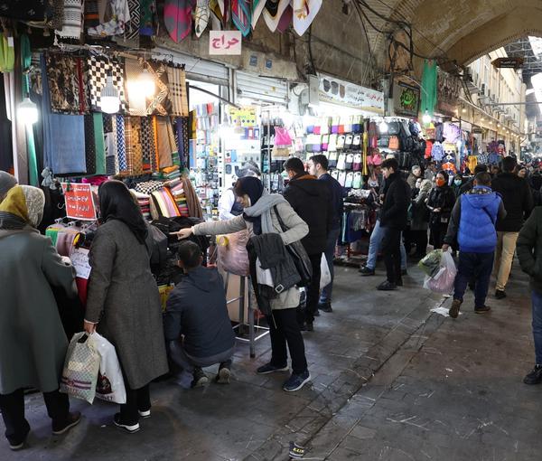 Iranians in a market (file photo) 