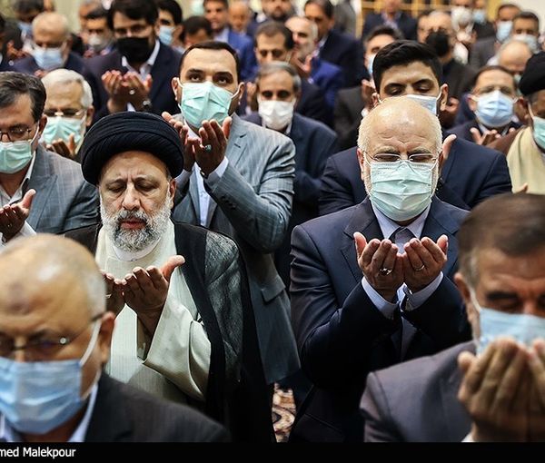 Iran's President Ebrahim Raisi and his fellow hardliners praying in the parliament. April 18, 2022