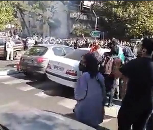 Medical doctors protesting in Tehran on October 26, 2022