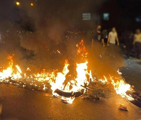A photo said to be protests in Shiraz where people set fire to a motorcycle used by government agents. November 15, 2022