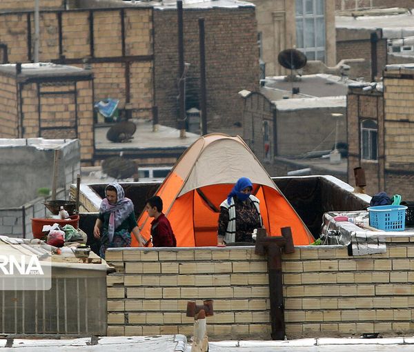 File photo of a tent on the roof of an apartment building in Tehran (undated)